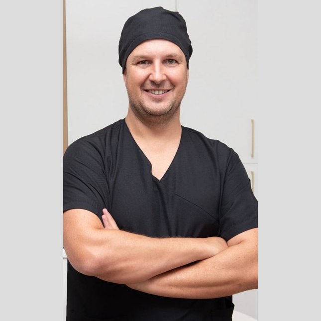 Dr. Luis